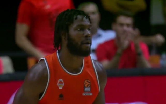 S. Ojeleye papildė „Crvena Zvezda“ gretas (Y. Fallas palieka „Barcelona“)